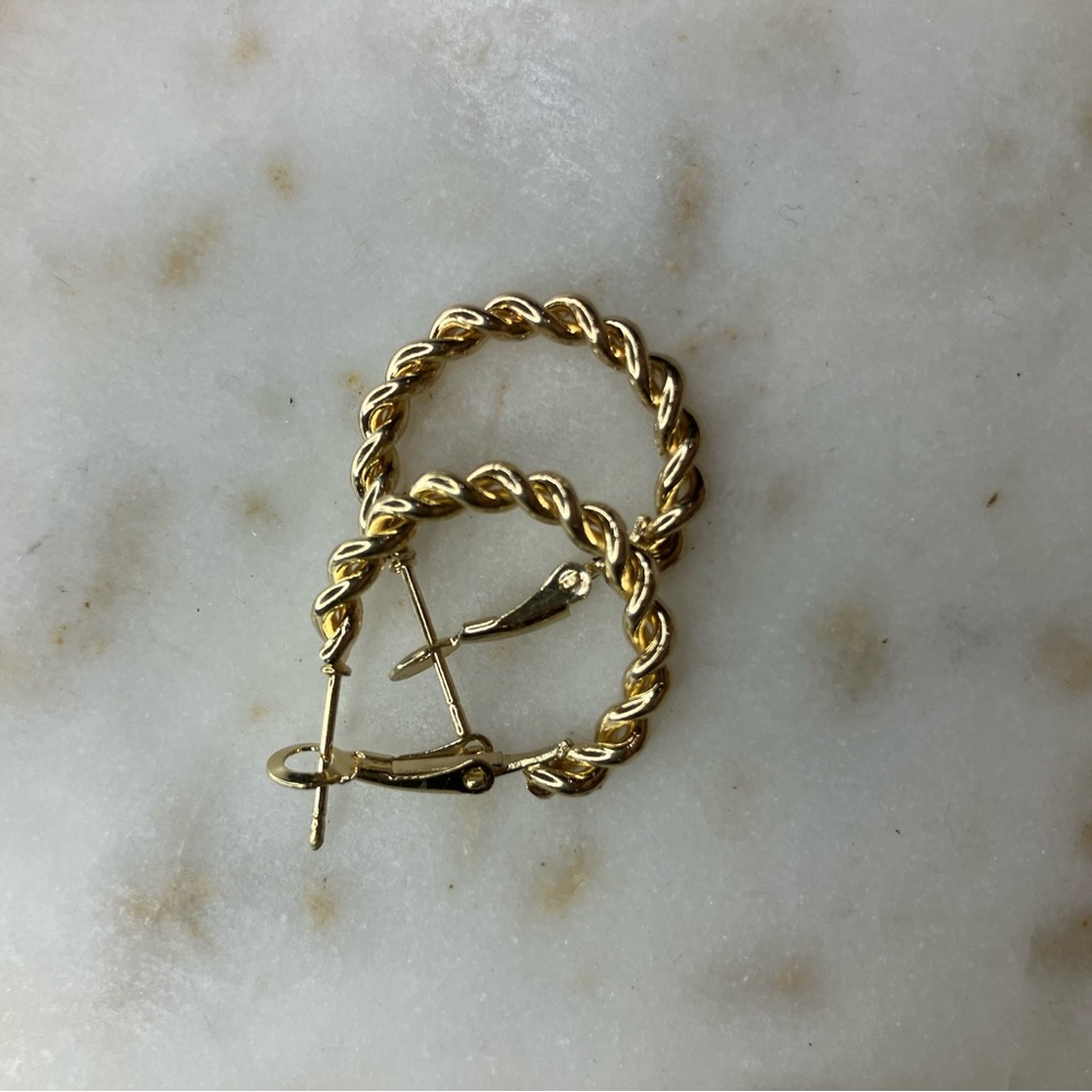 Small gold hoops